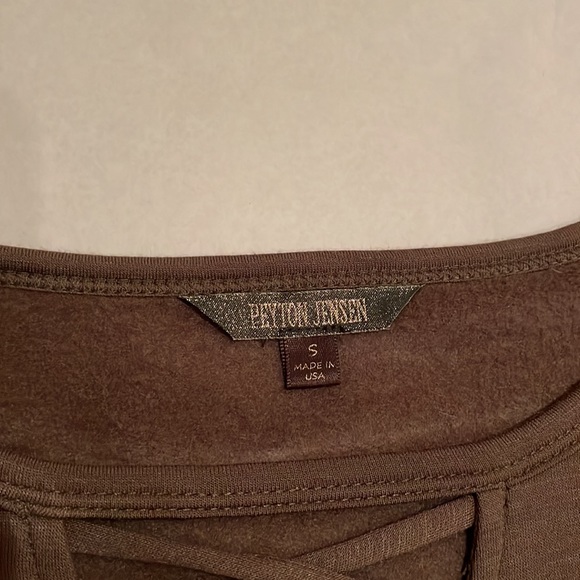 Sanctuary Sweatshirt - Picture 3 of 4